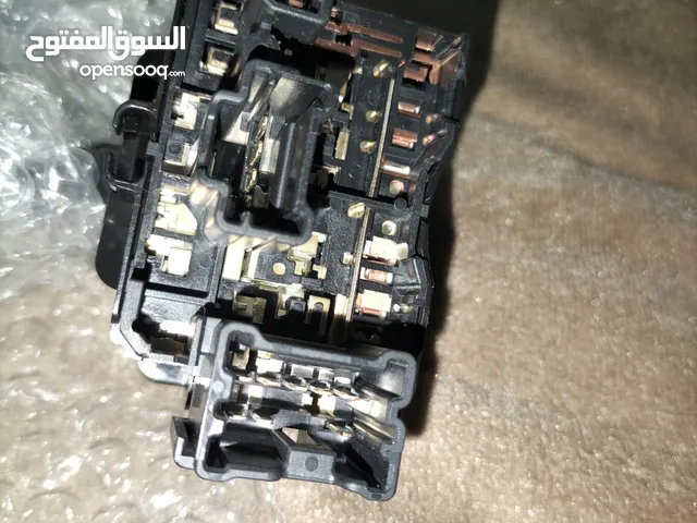 ذراع الأنوار والإشارة نيسان صني جديد خليجي