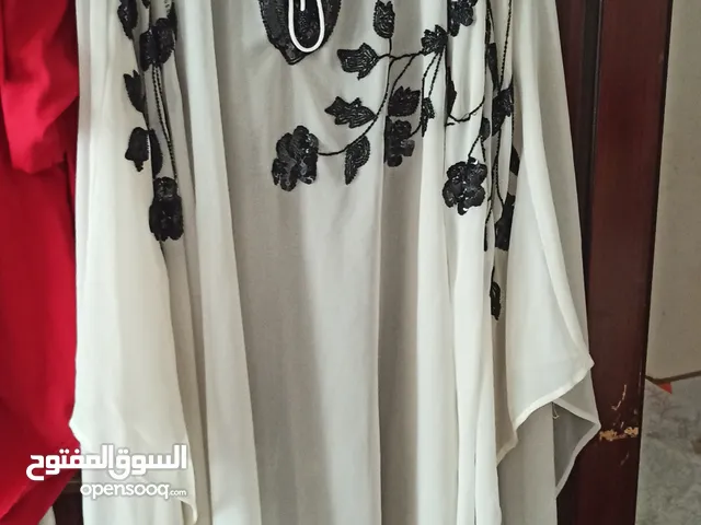 للبيع لباس سهرة نسائي بسعر 100 ريال سعودي