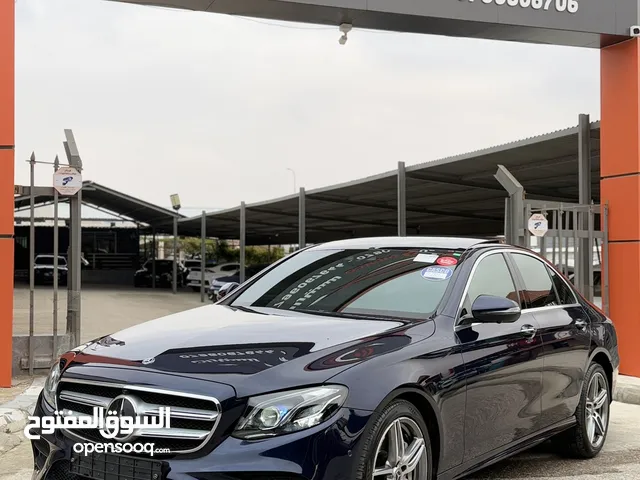 مرسيدس E350 2020 AMG فحص كامل فل اضافات اعلى صنف ممشى قليل بحالة الوكالة لون مميز