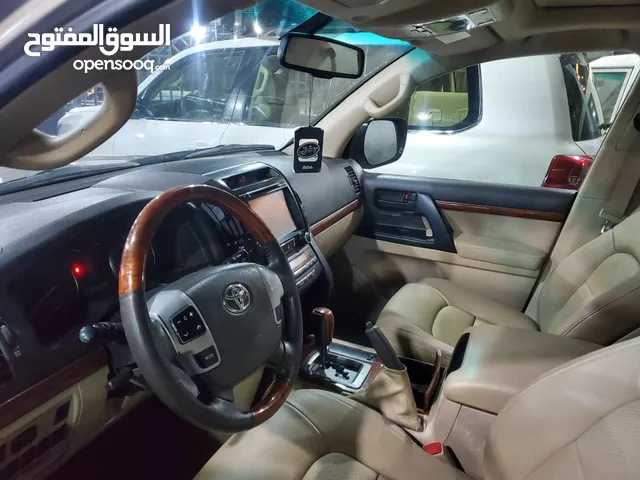 Toyota Land Cruiser 2015 in Sana'a