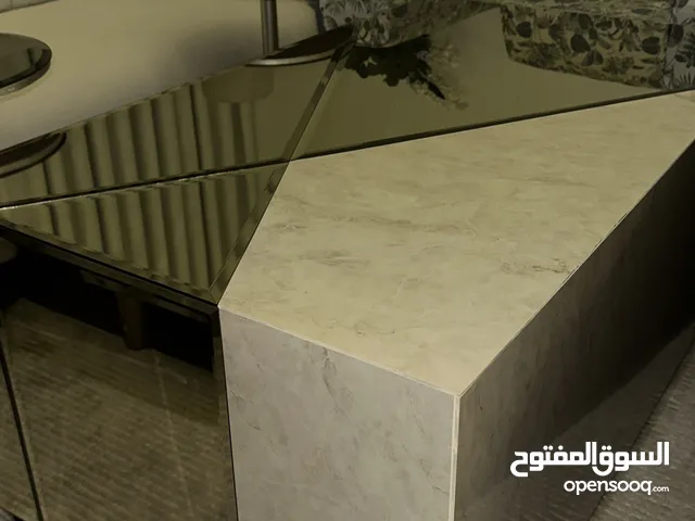 كنب مع طاولات