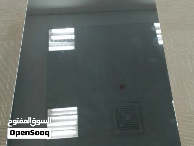 ثلاجه مكتب  بها سماعه بلتوث كبيره