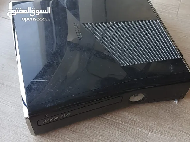 للبيع او البدل  Xbox 360 مع جهازين و الالعاب مخزنه