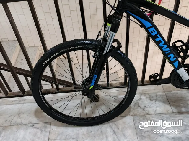 دراجه مقاس 26 حاله ممتازه جدا ماركة بتوين فرنساوي
