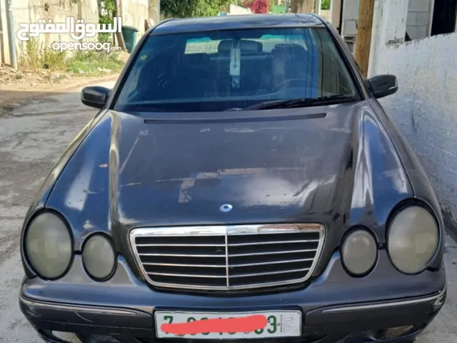 مرسيدس E270