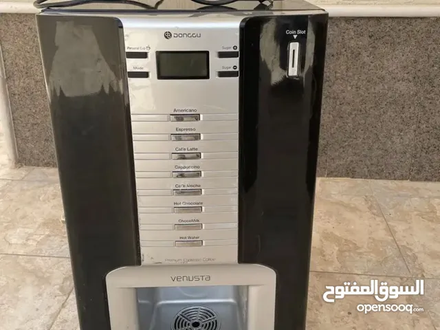 ماكينة قهوة آلية ، مصممة لتحضير المشروبات الساخنة المتعددة