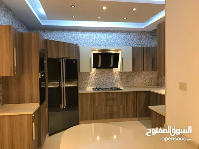 شقه سوبر ديلوكس للبيع -خلف مطعم ورد