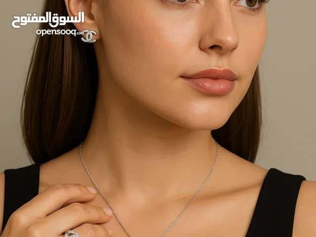 توفرت الآن.. مجوهرات فضة أصلية أنيقة راقية للناجحات والمتخرجات تليق بهن