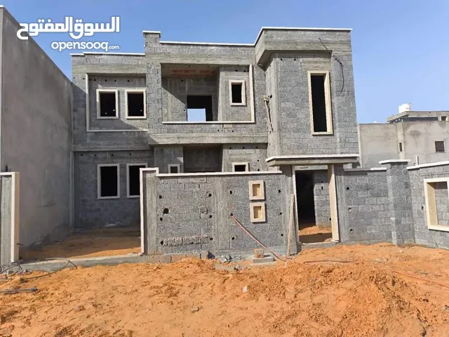 250 m2 2 Bedrooms Townhouse for Sale in Tripoli Al-Hadba Al-Khadra