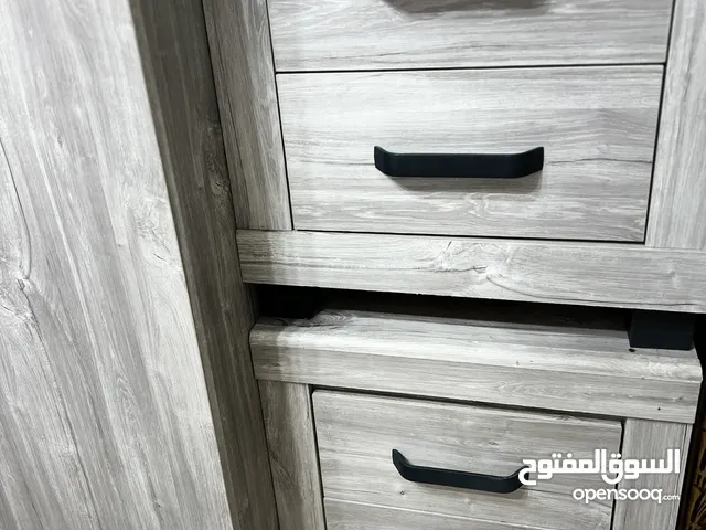 غرفة نوم شبة جديده استعمال بسيط