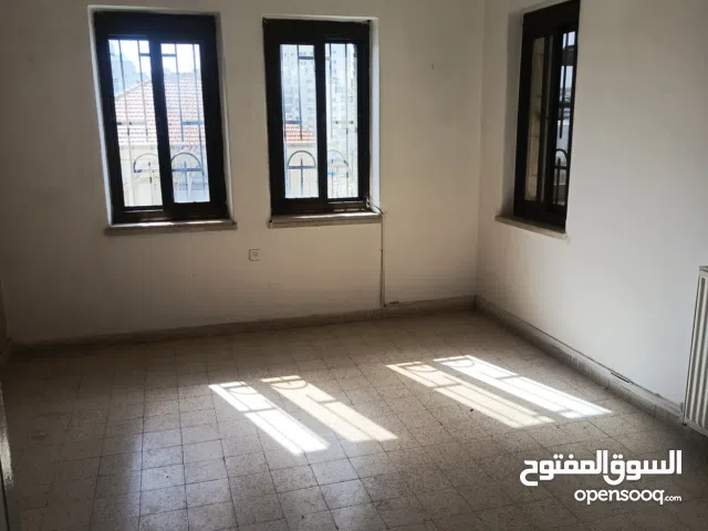 100 m2 2 Bedrooms Apartments for Rent in Ramallah and Al-Bireh Downtown