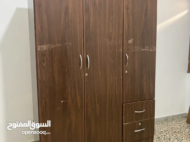 دولاب مستعمل في حاله نظيف للبيع