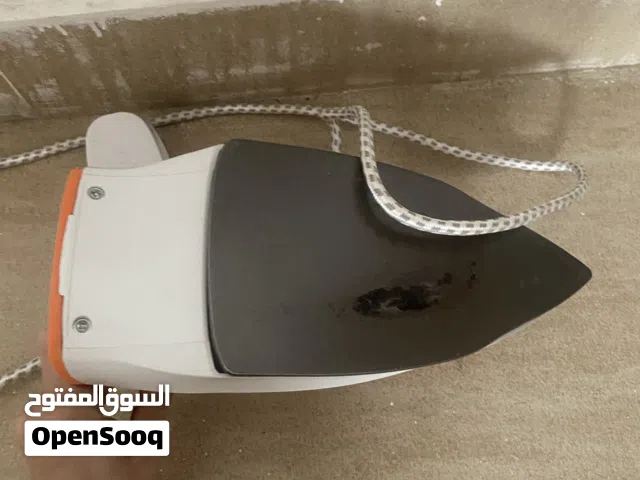 مكواة كهربائية بحالة جيدة