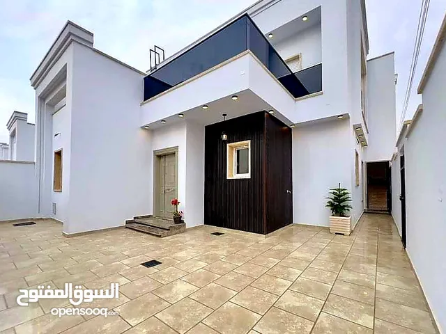 235 m2 5 Bedrooms Townhouse for Sale in Tripoli Ain Zara