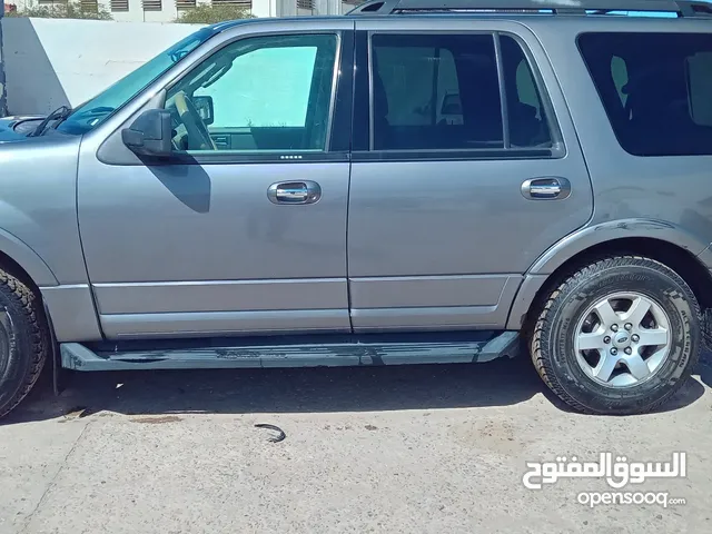 Ford Expedition Standard in Tripoli