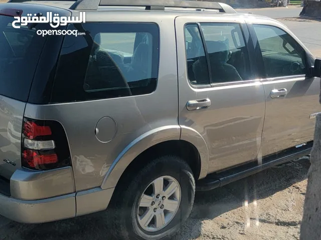 سيارة فورد اكسبلورر موديل 2008 مكفولة من الصبغ والضربه مكينة 6 سلندر حجم 4000