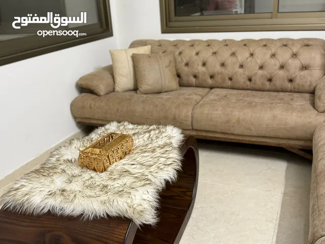 للبيع طقم كنبايات بحالة ممتازة