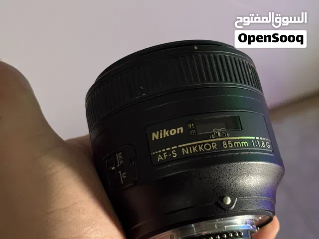 عدسة نيكون 85mm 1.8