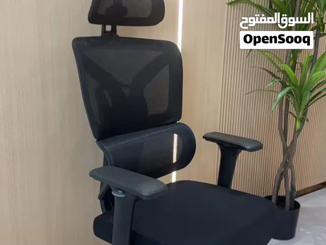 كراسي مكتبية ومكاتب