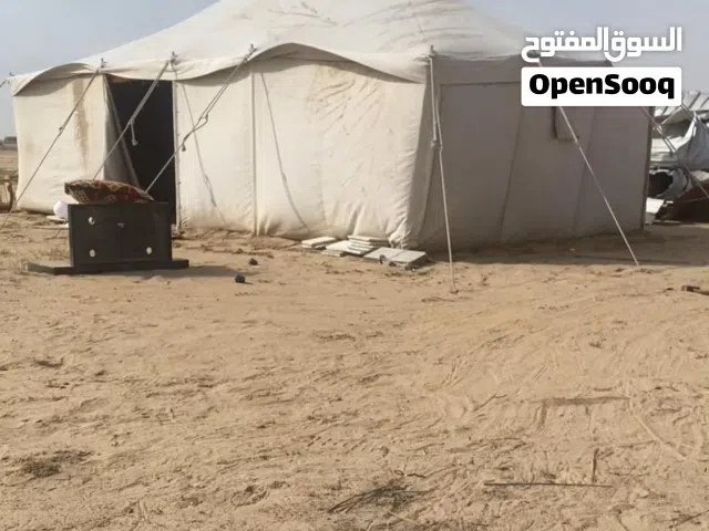 خيمة 6-4 باكستانية نظيفة اول سنه السعر 100 قابل للتفاوض حياك خاص معاها فرشاه ارضيه نفس الي بالصوره