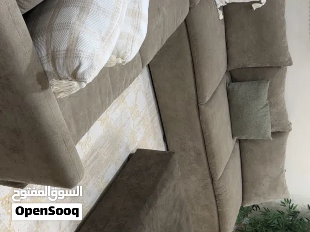 كنب حرف U 8 متر تقريباً