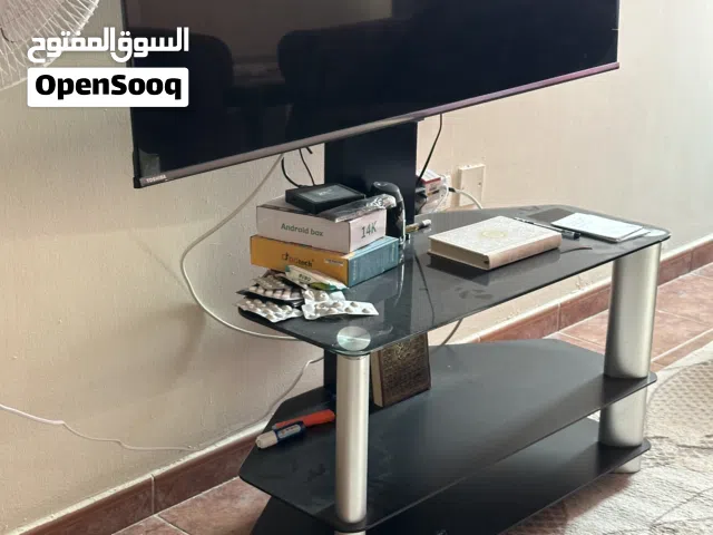 شاشة توشيبا  سمارت واي فاي حالة الجديد تماما 55  انش