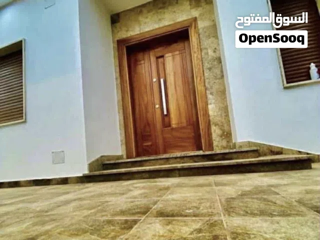 فيلا للبيع في مشتل بي قرب من سوق مرمره مول