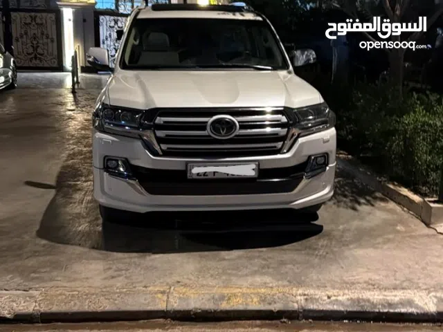 لاندكروزر 2017