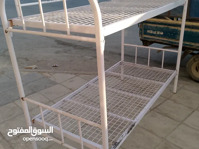 تخت طابقين تفصيل حديد تقيل