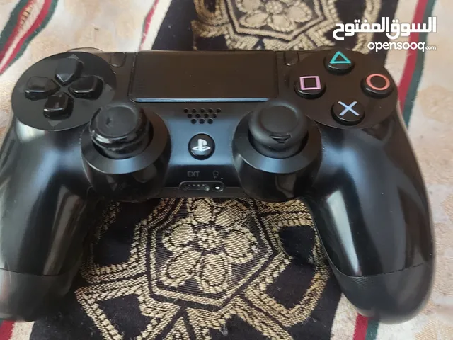 يد بلاستيشن 4 استعمال شهرين فقط قابل لتفاوض