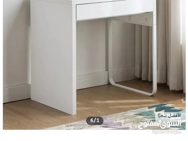 مكتب صغير من ايكيا المكان : الفروانيه قطعه 5 عمارات العربيد