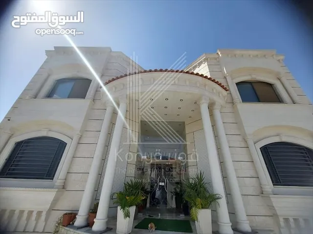 850 m2 5 Bedrooms Villa for Sale in Amman Yajouz