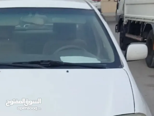 مطلوب غطاء خارجي لمرايه يسار ل سياره تويوتا كورولا أبيض 2004
