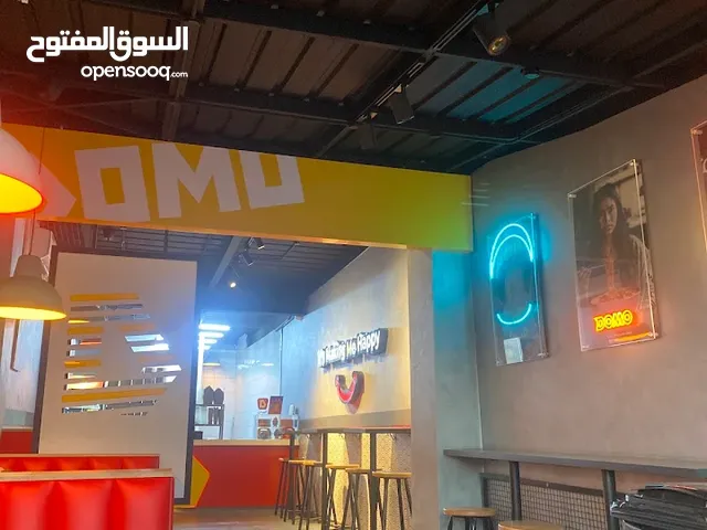 مطعم للبيع مجمع الداود على الشارع العام مكان مزدحم مجهز بالكامل جيب موظفينك واشتغل والرزق على الله