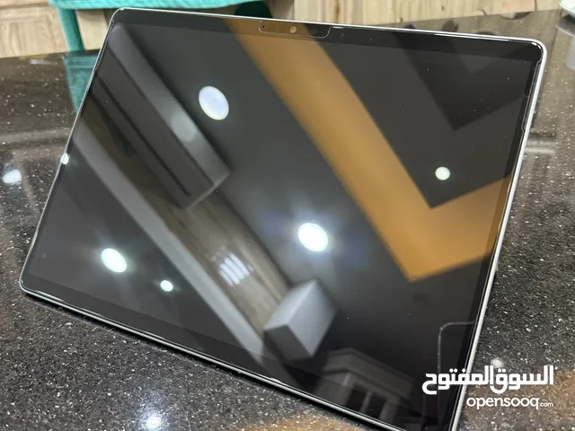 Microsoft Surface Pro 9 (i7 – 16GB – 512GB) + كيبورد + قلم + كفر شفاف + لصاقة شاشة + العلبة