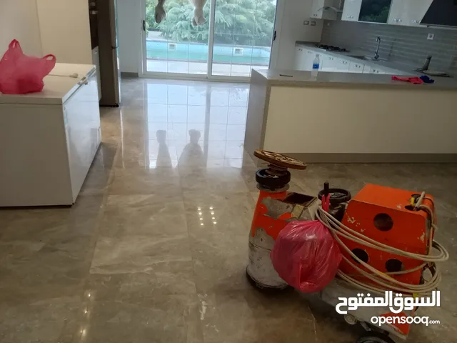جلاية زليز ورخام ابو مالك جلي وتلميع جميع أنواع الأرضيات والحوائط وتنظيف جميع الأرضيات الخرسانيه