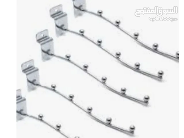 للبيع مستلزمات محل ملابس حريمي