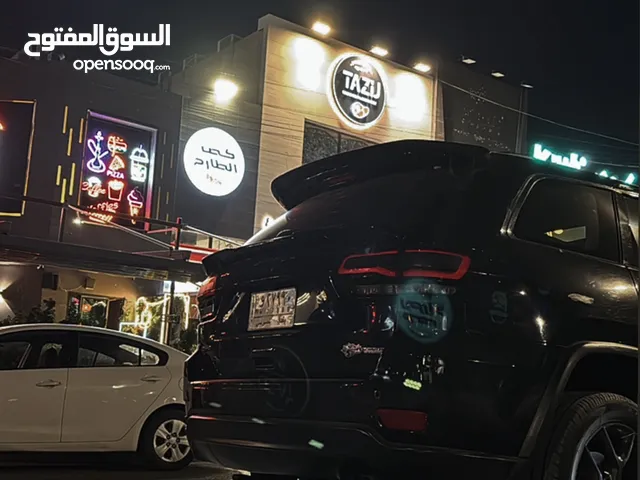 جيب كراند شيروكي 2019. ليمتد بلاك توب
