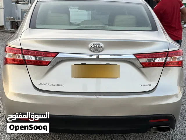 2013 تويوتا افالون XLE
