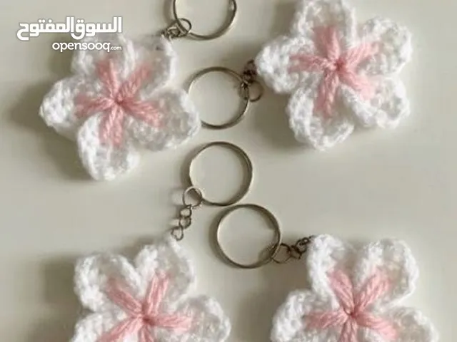 حياكه جنط وتلبيسه براد ومداليات حسب طلب وتطريز شغل يدوي جنط خرز كريستال وحياكه حسب طلباتكم