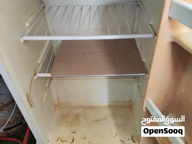 ثلاجه صغيره للبيع.