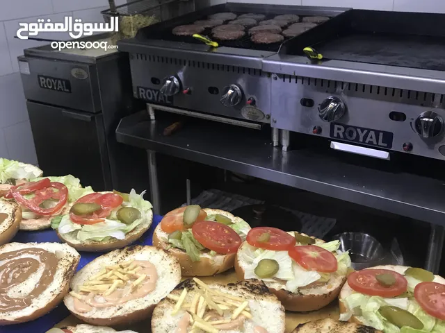 عدة مطعم للبيع
