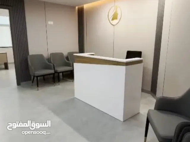 عيادة جلدية و تجميل و ليزر جديدة في موقع مميز على شارع رئيسي مجهزة بأفخم الديكورات و التشطيبات