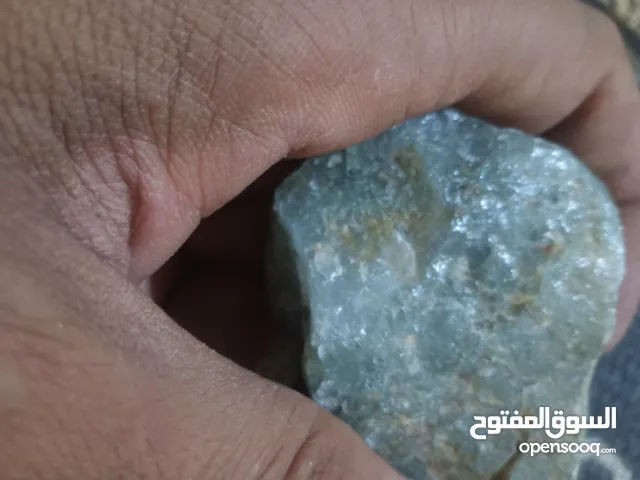 أكوامارين وياقوت وحجار كريمه