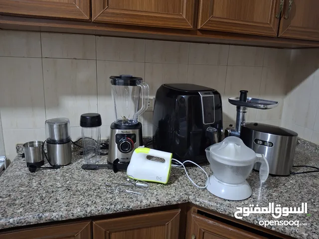 أجهزة كهربائية متنوعة بحالة ممتازة جدا للبيع بسبب السفر