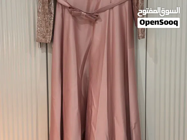 للبيع فستان سهر