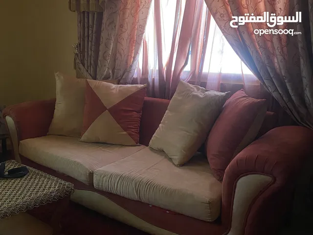 كنب للبيع ....................