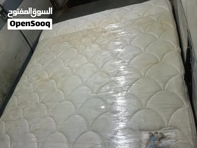 فرشه زنبركية مجوزه نظيفه جدا للبيع استخدام خفيف قياس 200*180*27