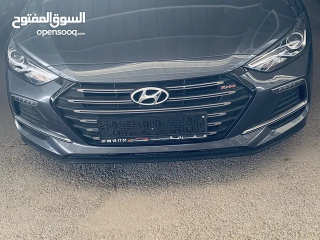 سيارة هنداي معدلة من الداخل والخارج رياضية