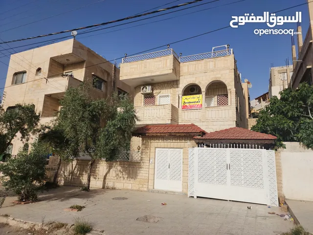 354 m2 3 Bedrooms Villa for Sale in Zarqa Jabal Tareq